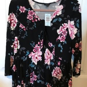 ✨NWT Torrid size 2 babydoll top - Heavy Petal